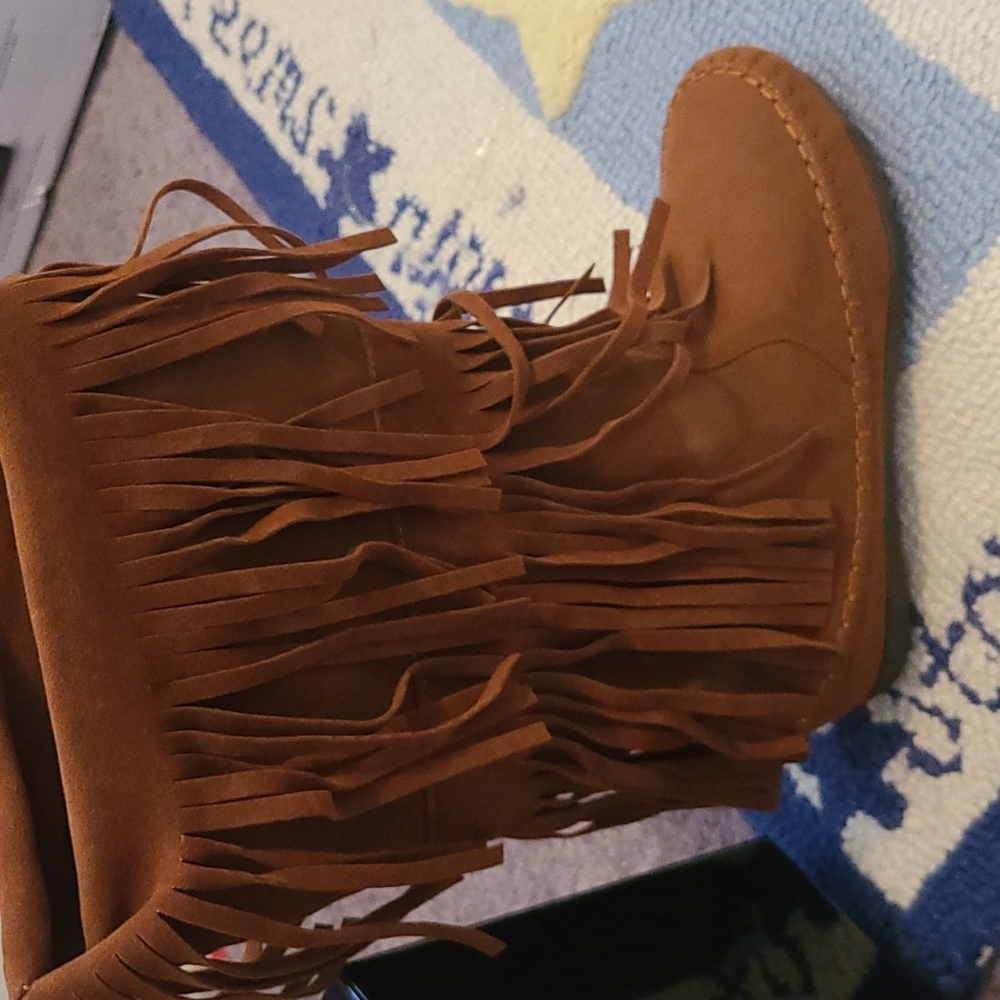 Women brown boots